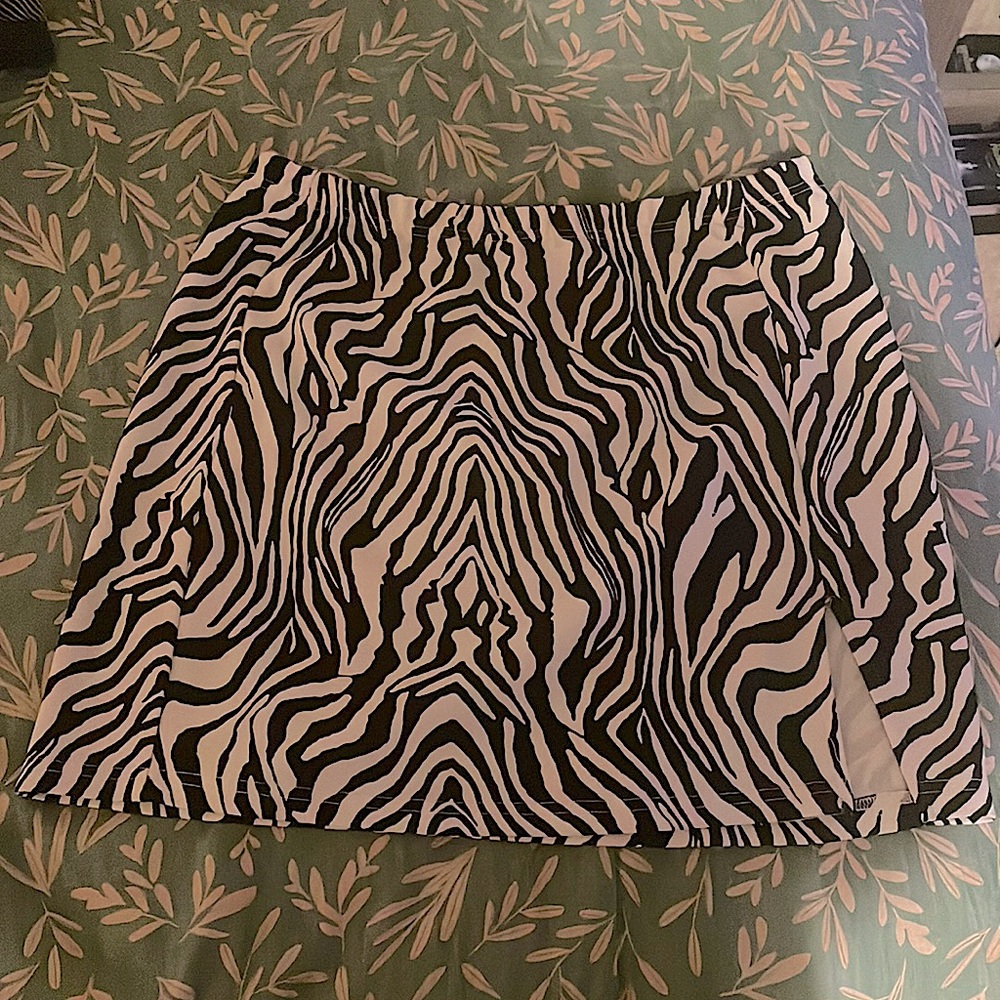 SHEIN skirt, good price, slightly worn, no stains or rips.